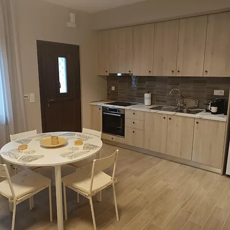 Meteora Earth άνετη με θέα στα μετέωρα στην παλιά πόλη Casa vacanze Kalambaka