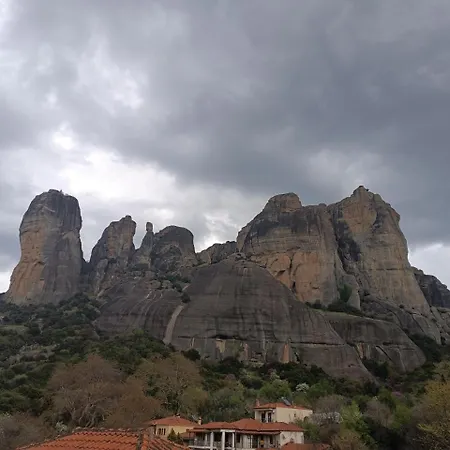 Casa vacanze Meteora Earth άνετη με θέα στα μετέωρα στην παλιά πόλη